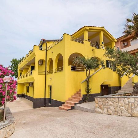 Sunce Apartment Vrbnik Exterior foto