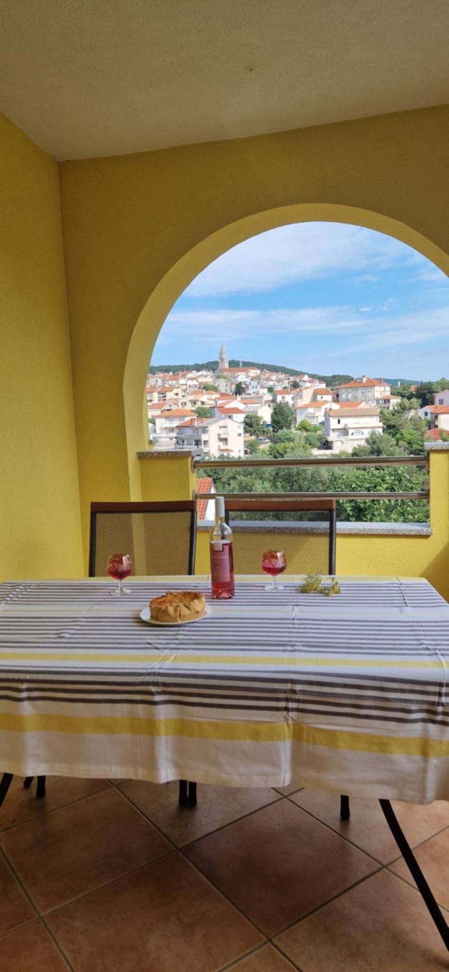Sunce Apartment Vrbnik Exterior foto