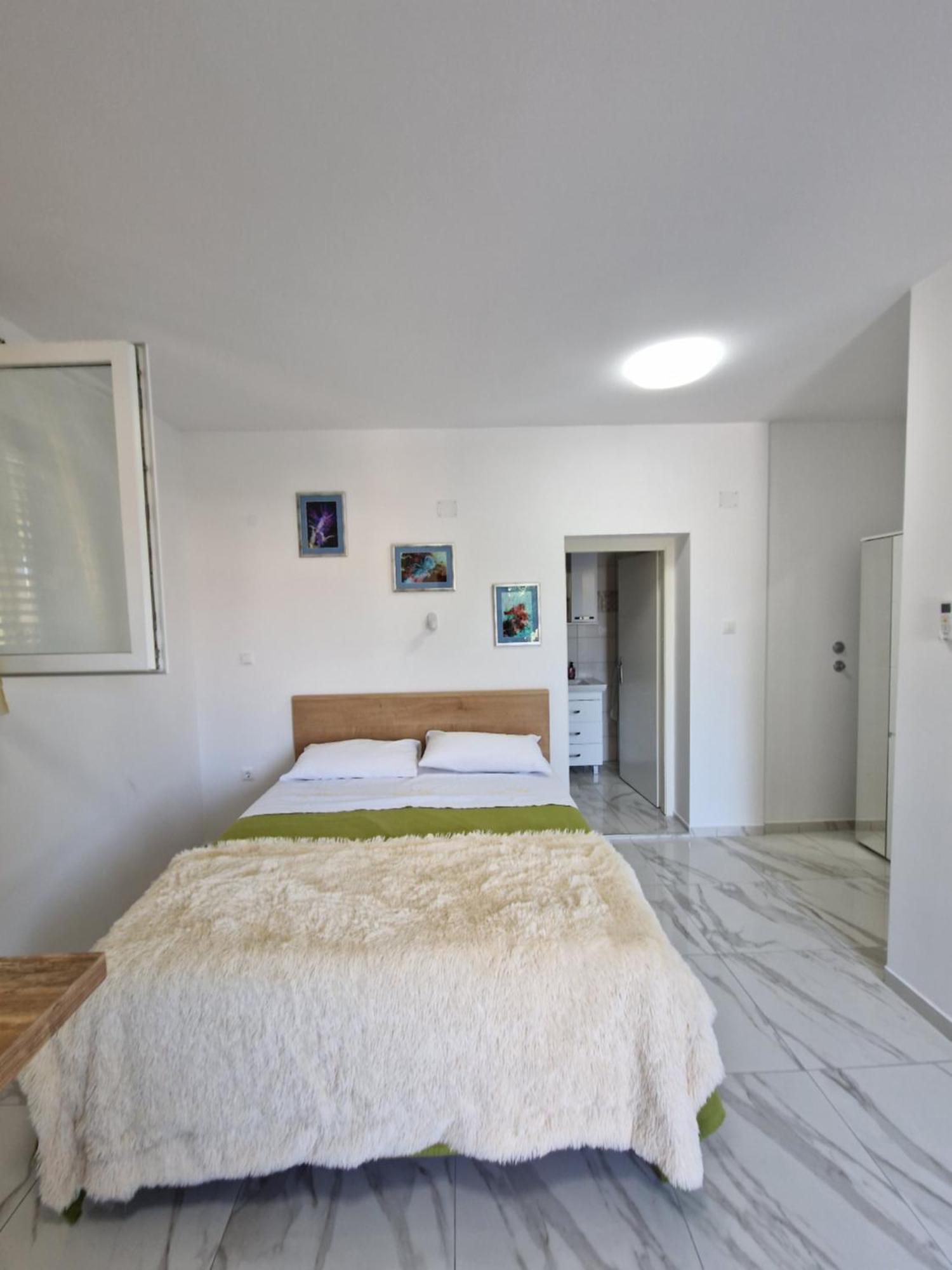 Sunce Apartment Vrbnik Exterior foto